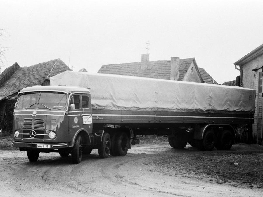  Mercedes-Benz LPS33 1958 года  (фото 1 из 3)